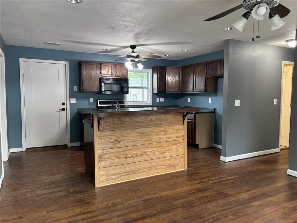 1713 Main Street Property Photo 7