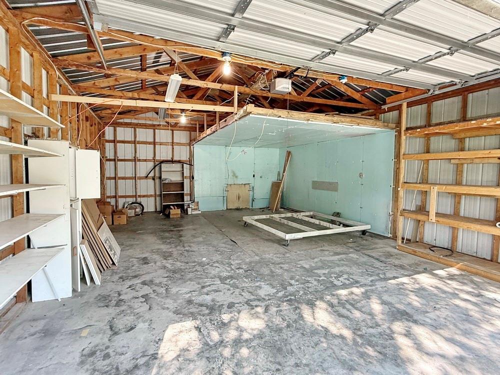 111 E Poplar Street Property Photo 5