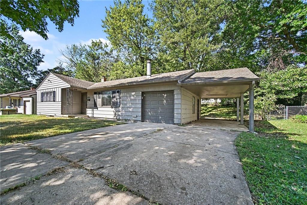 5816 Oxford Avenue Property Photo 3