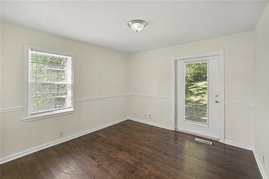 5816 Oxford Avenue Property Photo 8