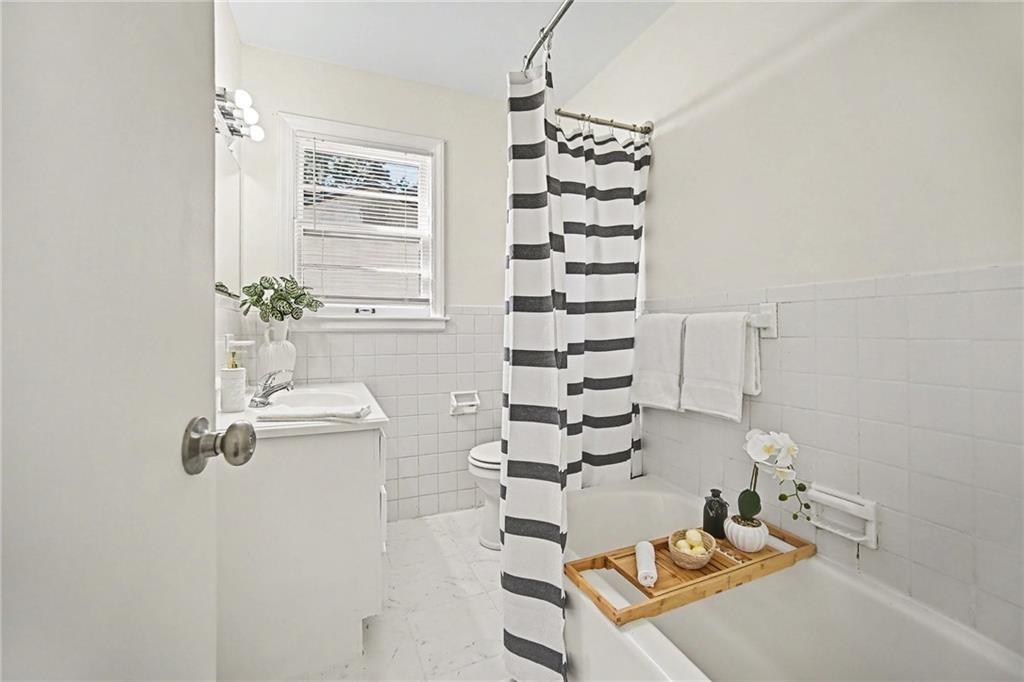 5816 Oxford Avenue Property Photo 10