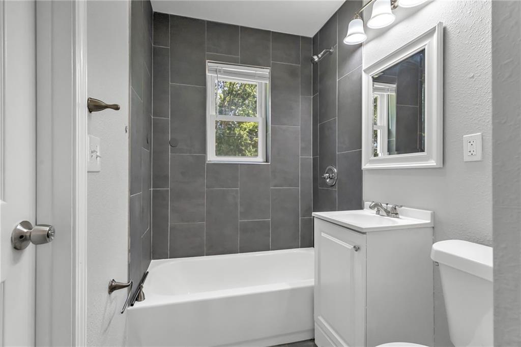 4807 N Wallace Avenue Property Photo 10