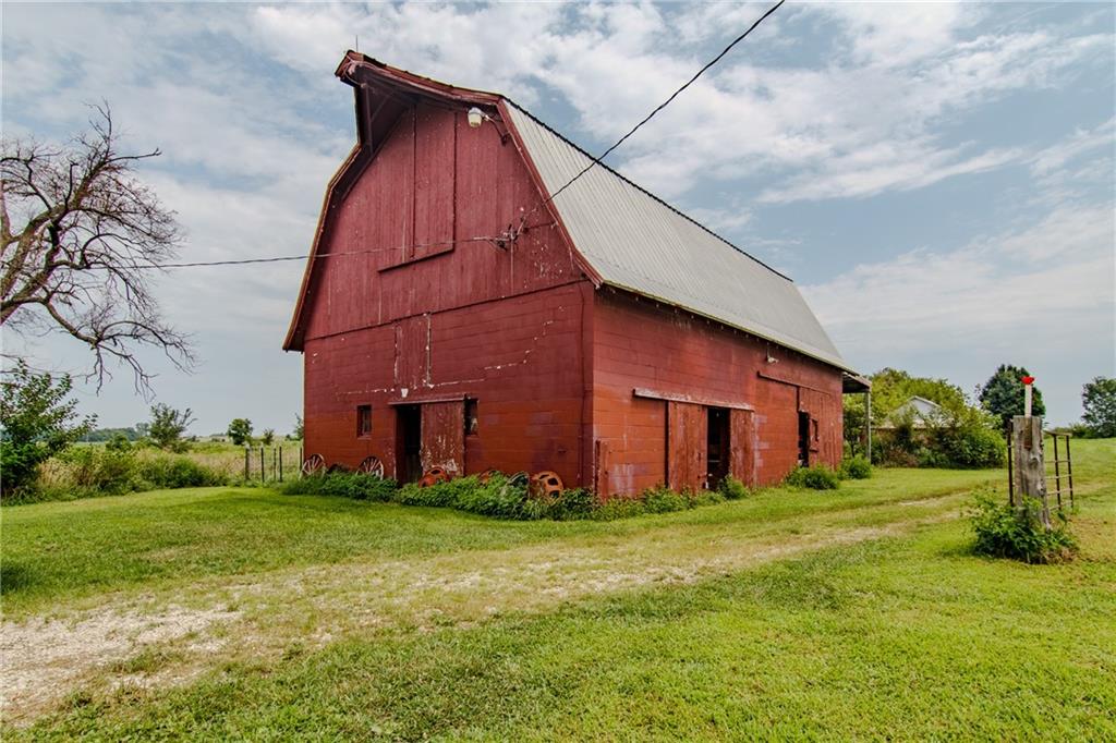 8132 N Highway 13 Highway Property Photo 29