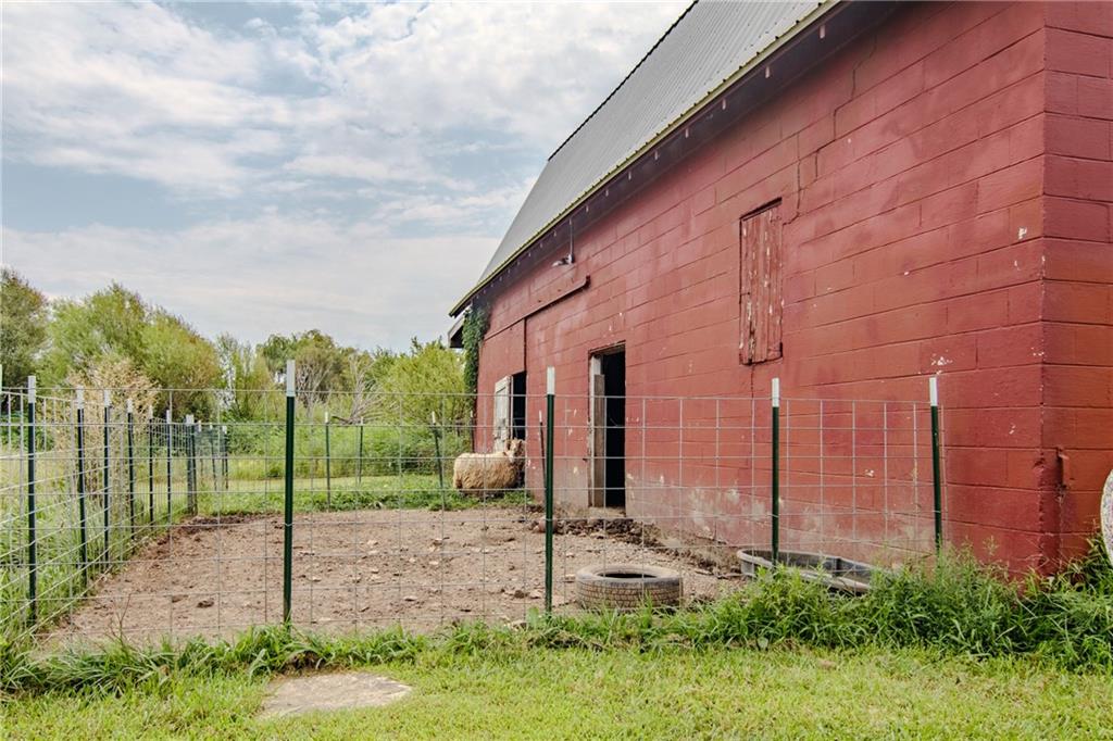 8132 N Highway 13 Highway Property Photo 37