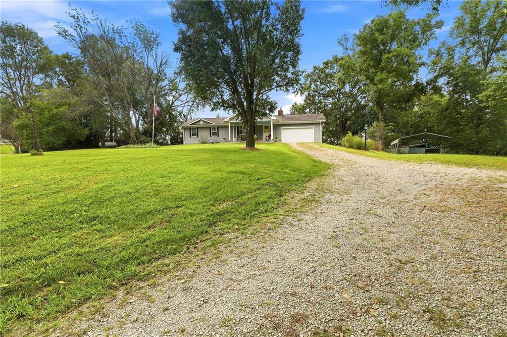 422 Ne 500 Road Property Photo 5