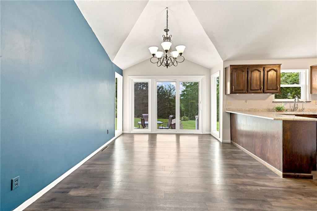 422 Ne 500 Road Property Photo 17