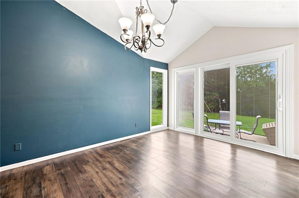 422 Ne 500 Road Property Photo 18