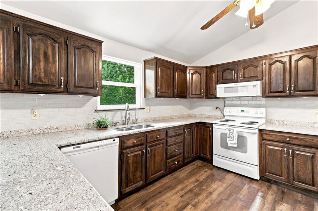 422 Ne 500 Road Property Photo 22