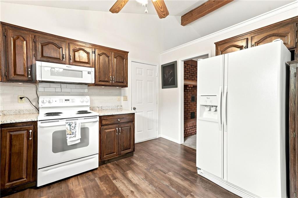 422 Ne 500 Road Property Photo 24