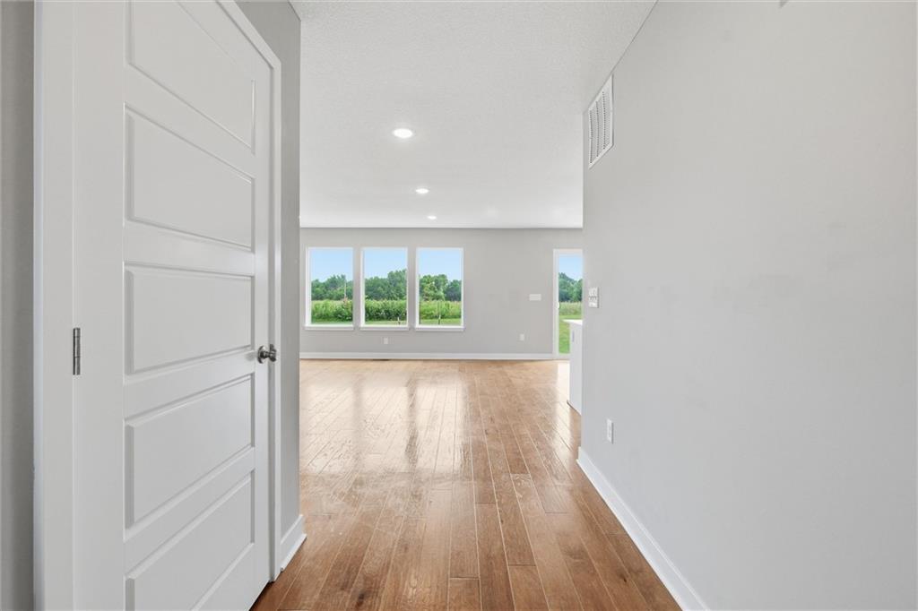 2113 Sw Rutherford Drive Property Photo 6