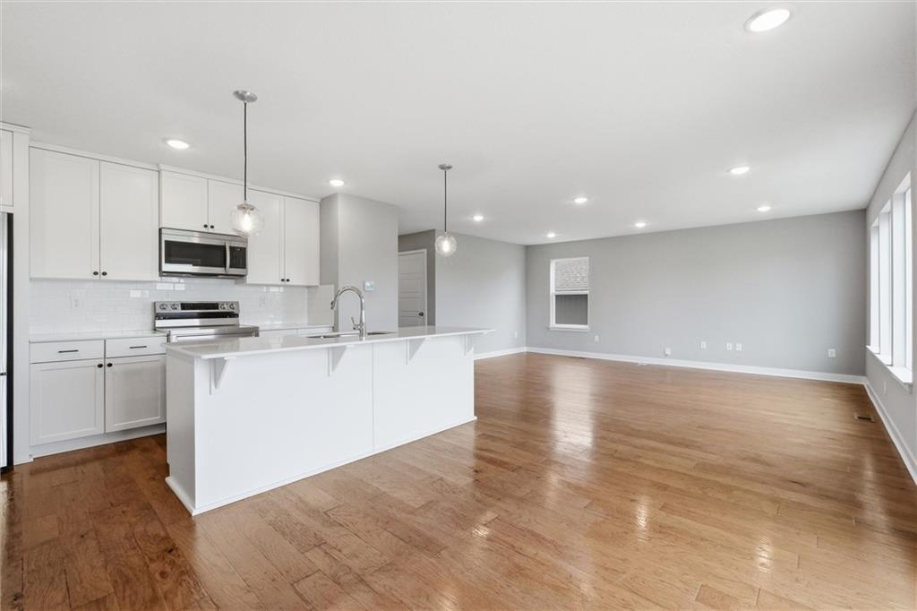 2113 Sw Rutherford Drive Property Photo 10