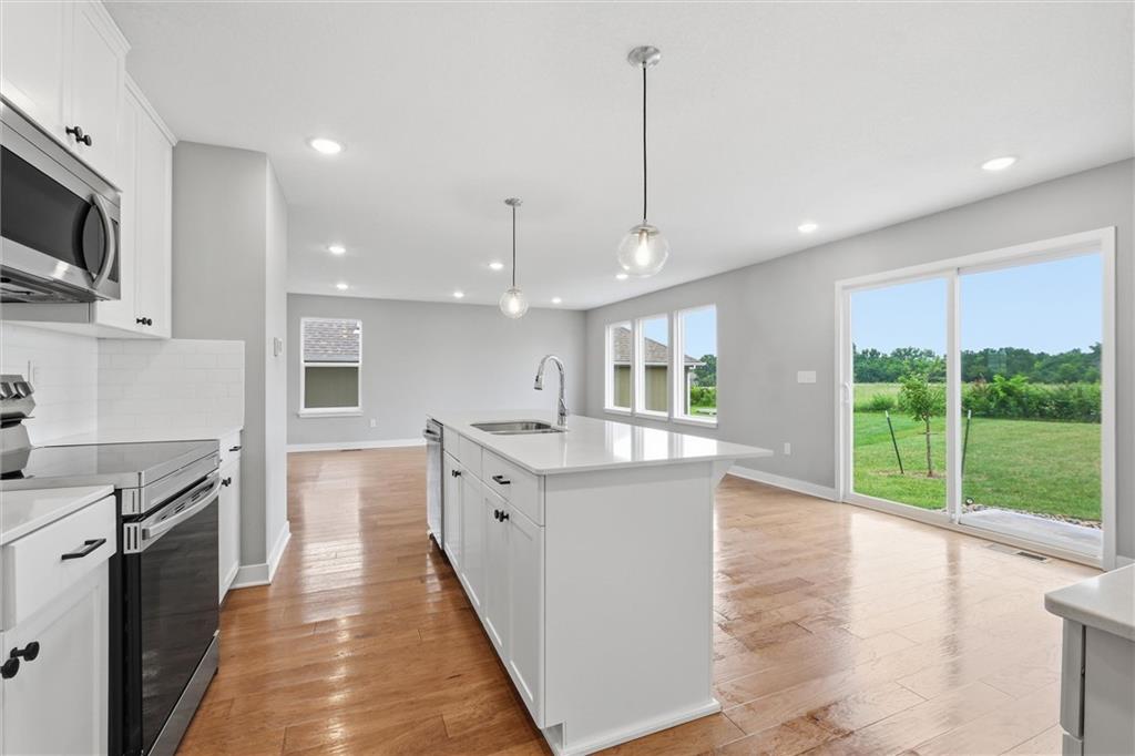 2113 Sw Rutherford Drive Property Photo 14