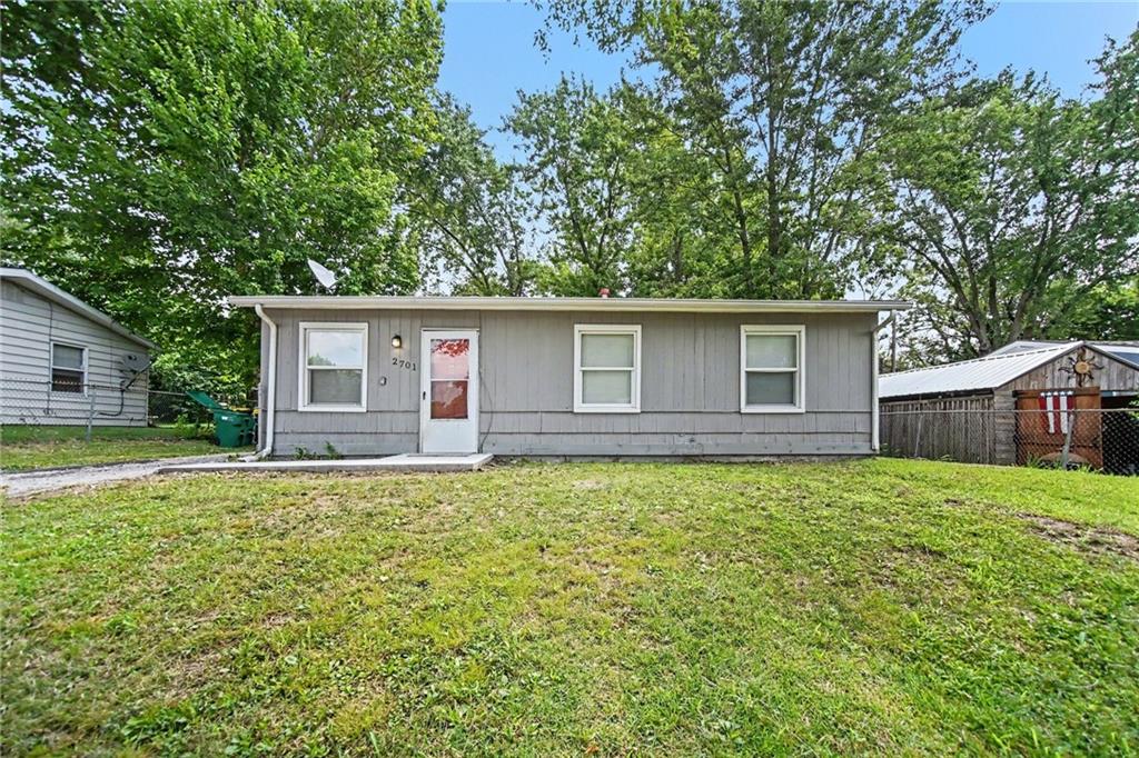 2701 S 48th Terrace Property Photo 2