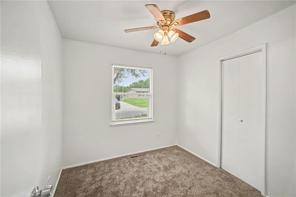 2701 S 48th Terrace Property Photo 10