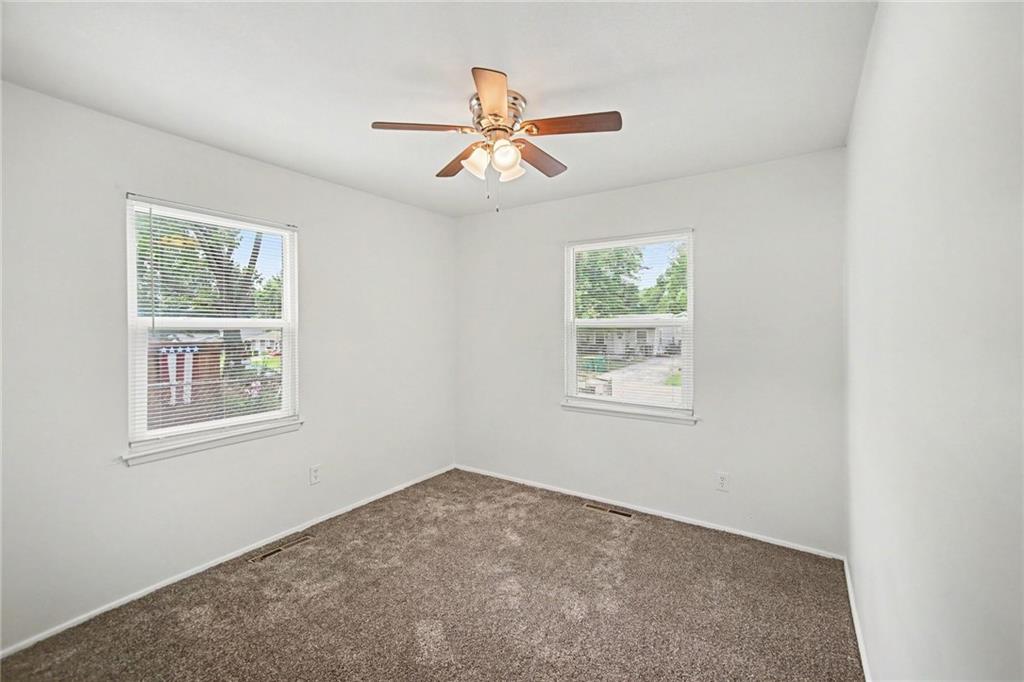 2701 S 48th Terrace Property Photo 11