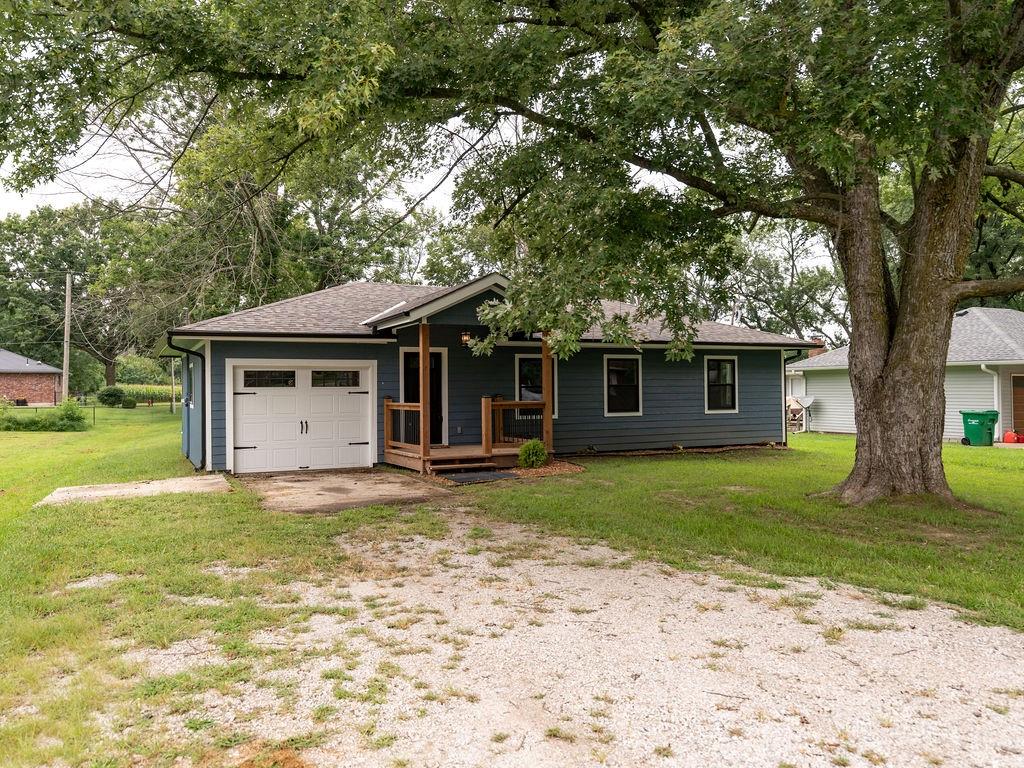 910 N Edith Avenue Property Photo 2