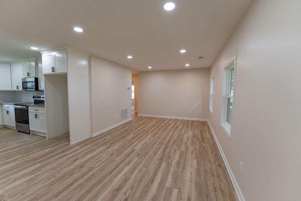 910 N Edith Avenue Property Photo 7
