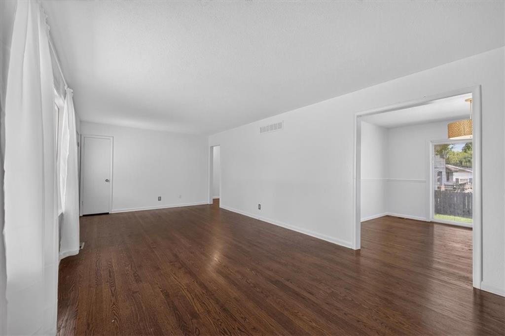 7726 Everett Avenue Property Photo 11