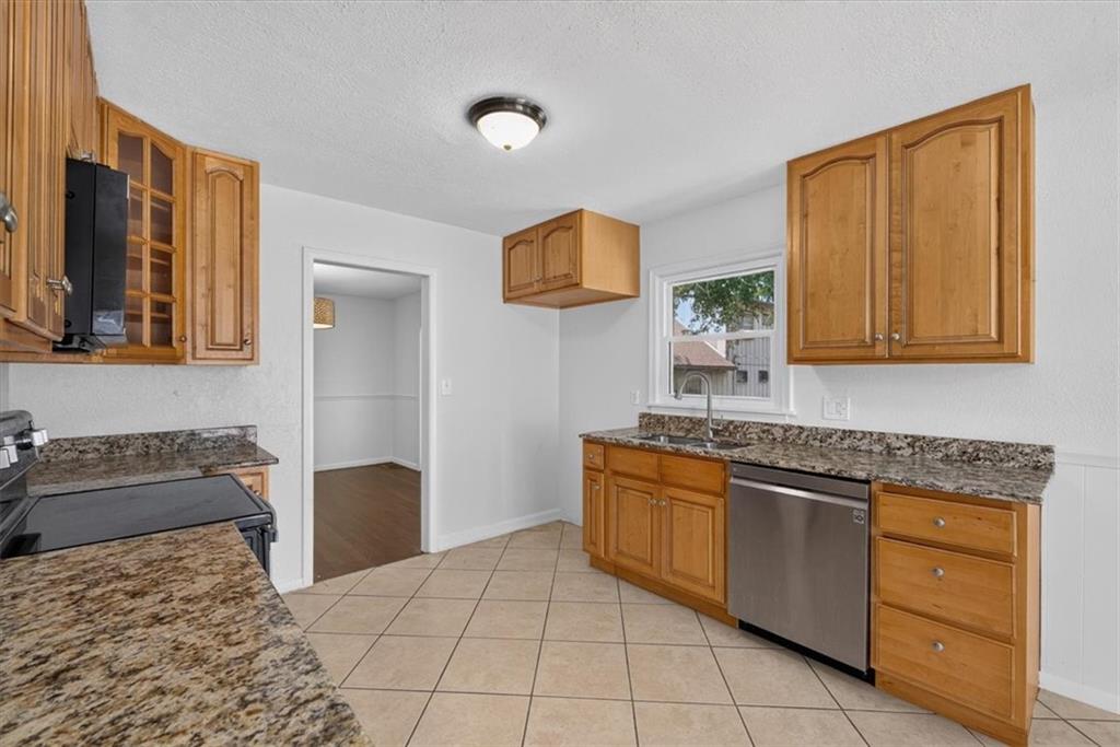 7726 Everett Avenue Property Photo 19