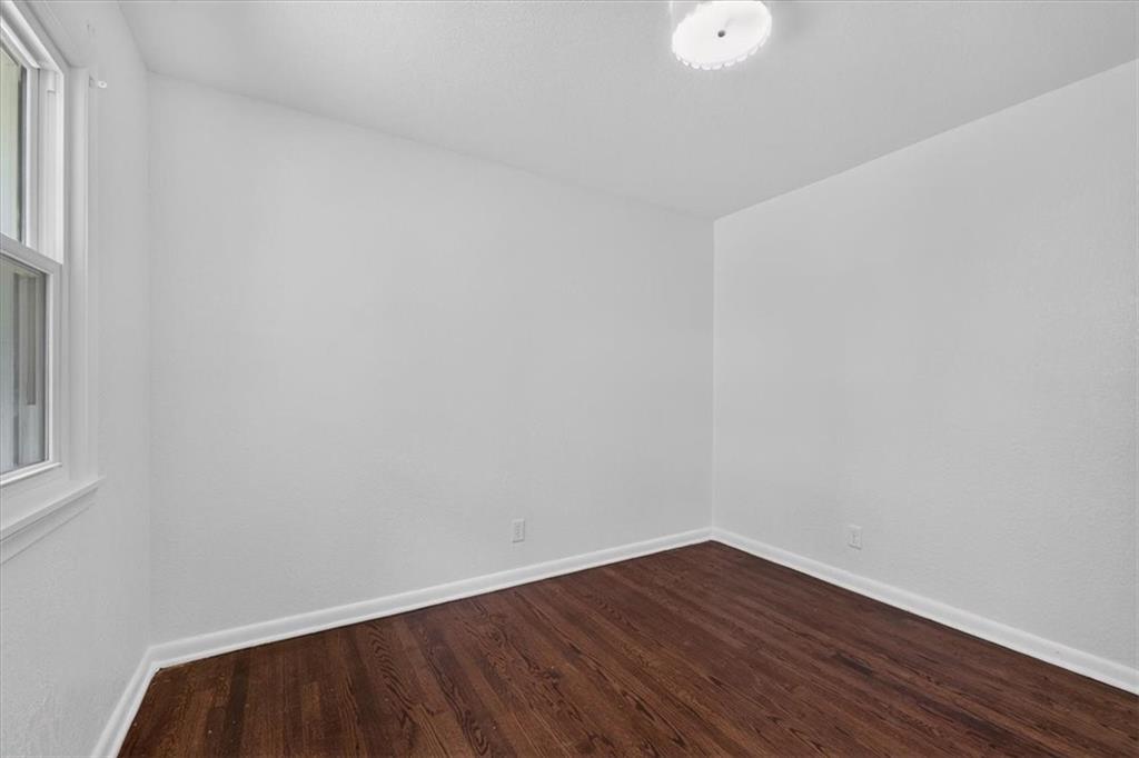 7726 Everett Avenue Property Photo 27