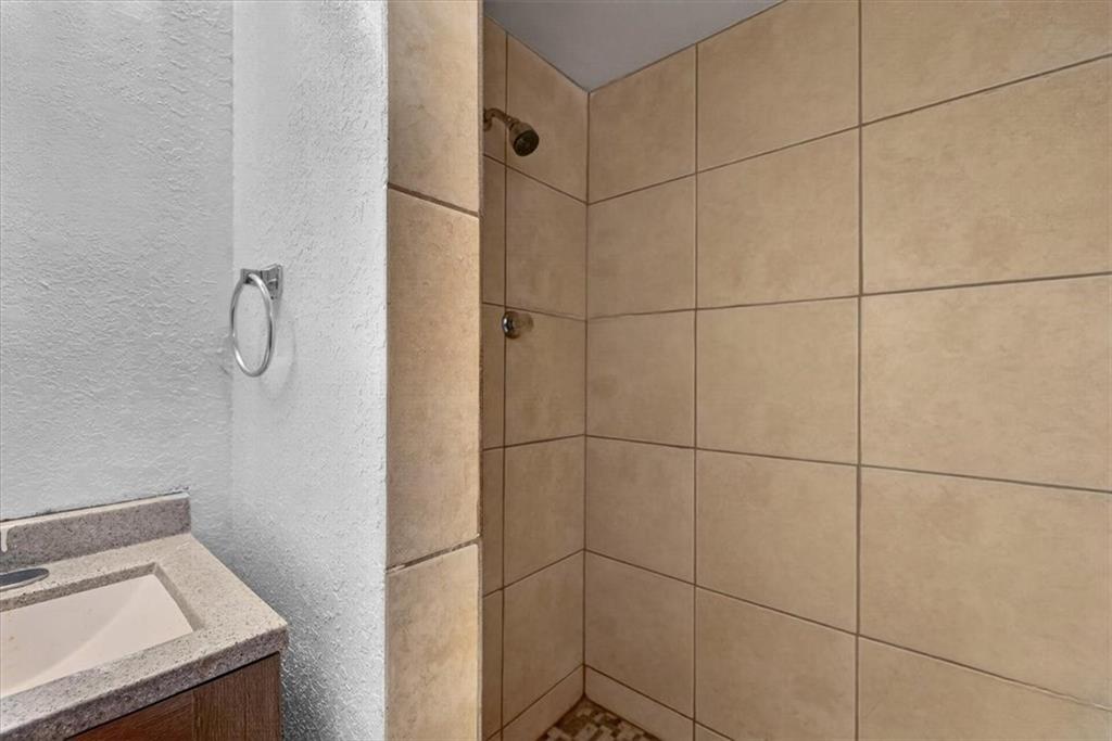 7726 Everett Avenue Property Photo 34