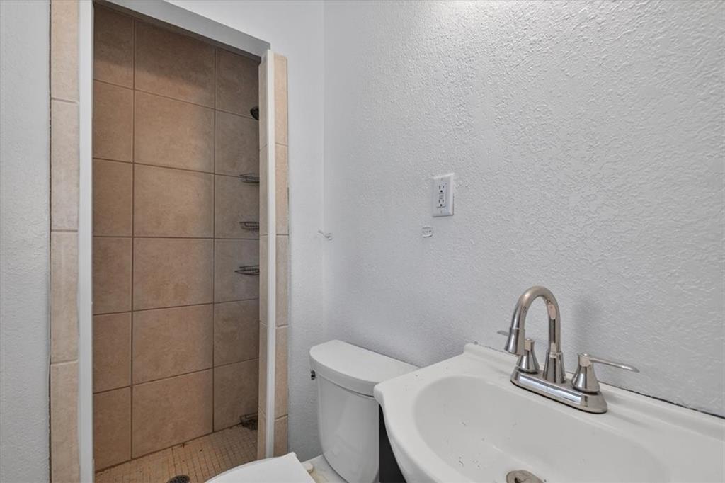 7726 Everett Avenue Property Photo 37