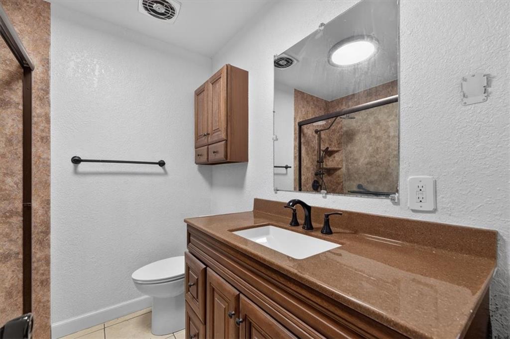 7726 Everett Avenue Property Photo 38