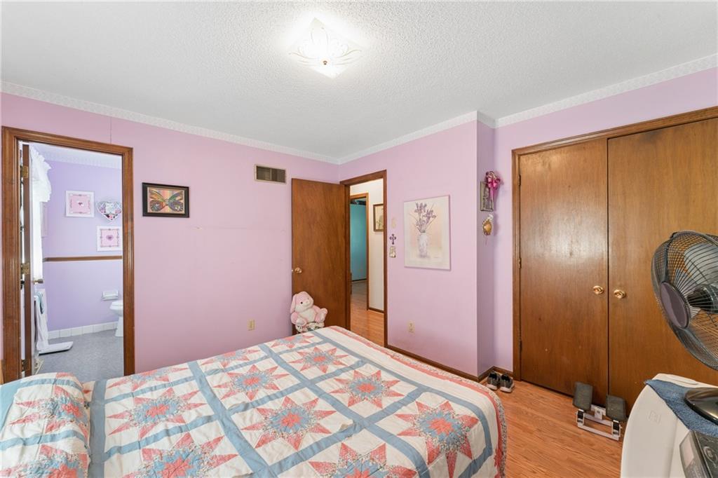 9812 Hillcrest Road Property Photo 17
