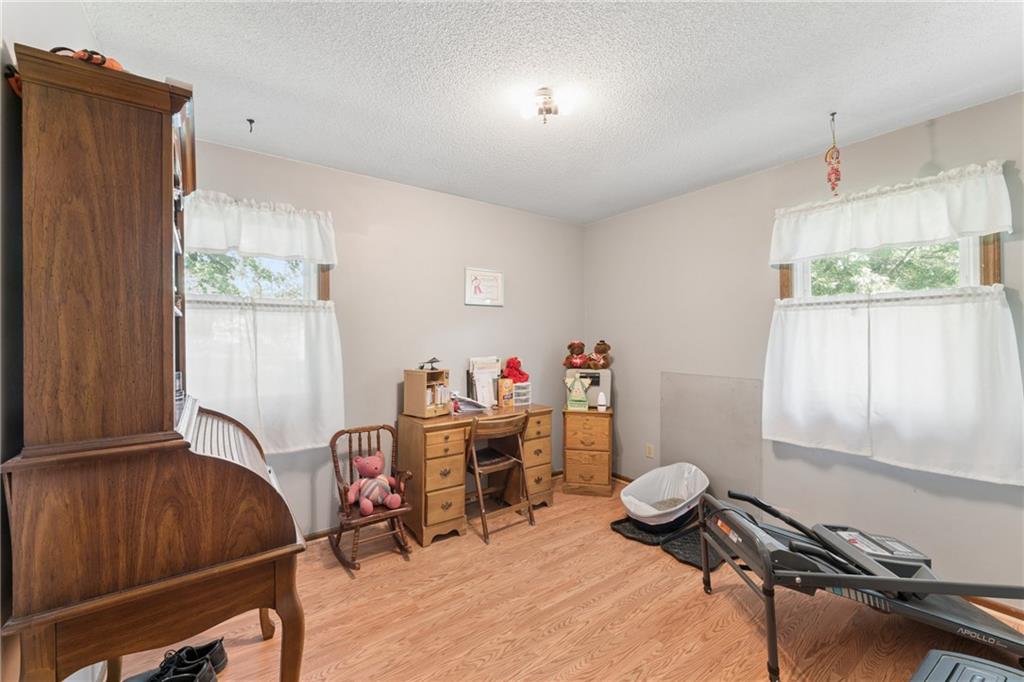 9812 Hillcrest Road Property Photo 19