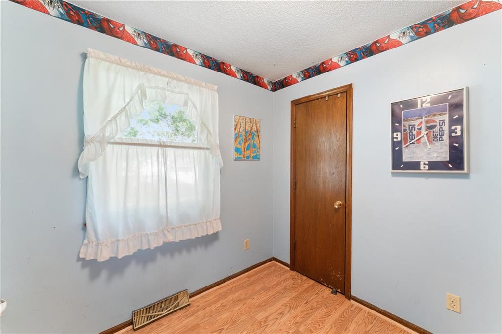 9812 Hillcrest Road Property Photo 25