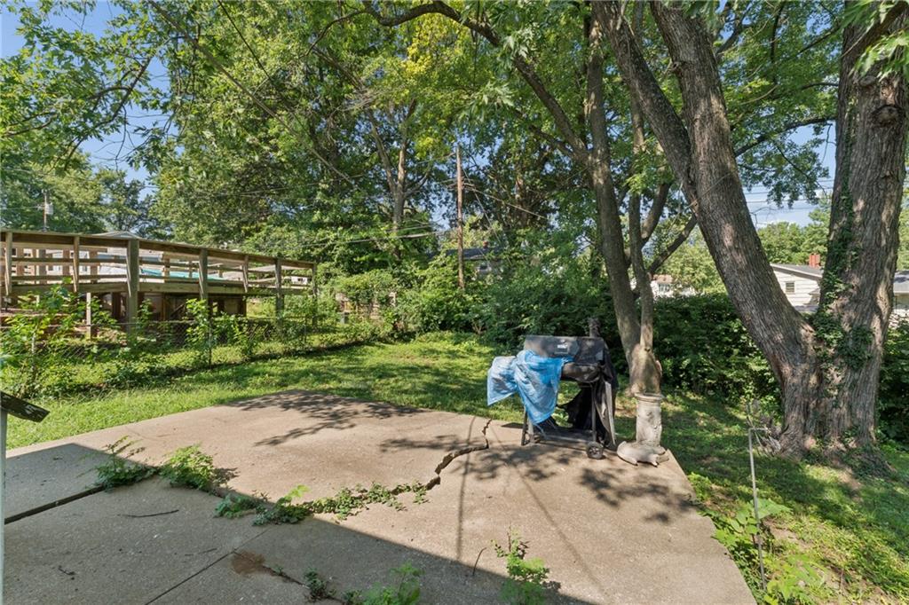 9812 Hillcrest Road Property Photo 33