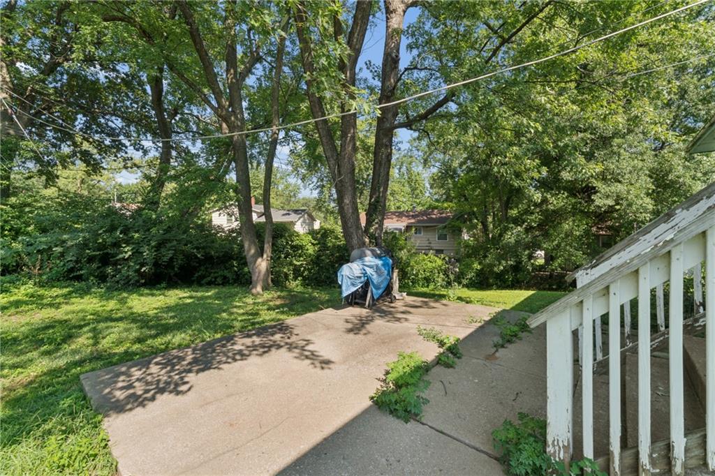 9812 Hillcrest Road Property Photo 34