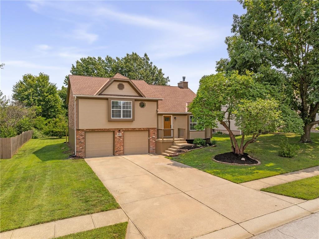 1005 Se Bridgehampton Way Property Photo 1