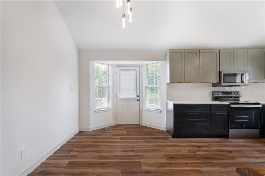 1005 Se Bridgehampton Way Property Photo 5