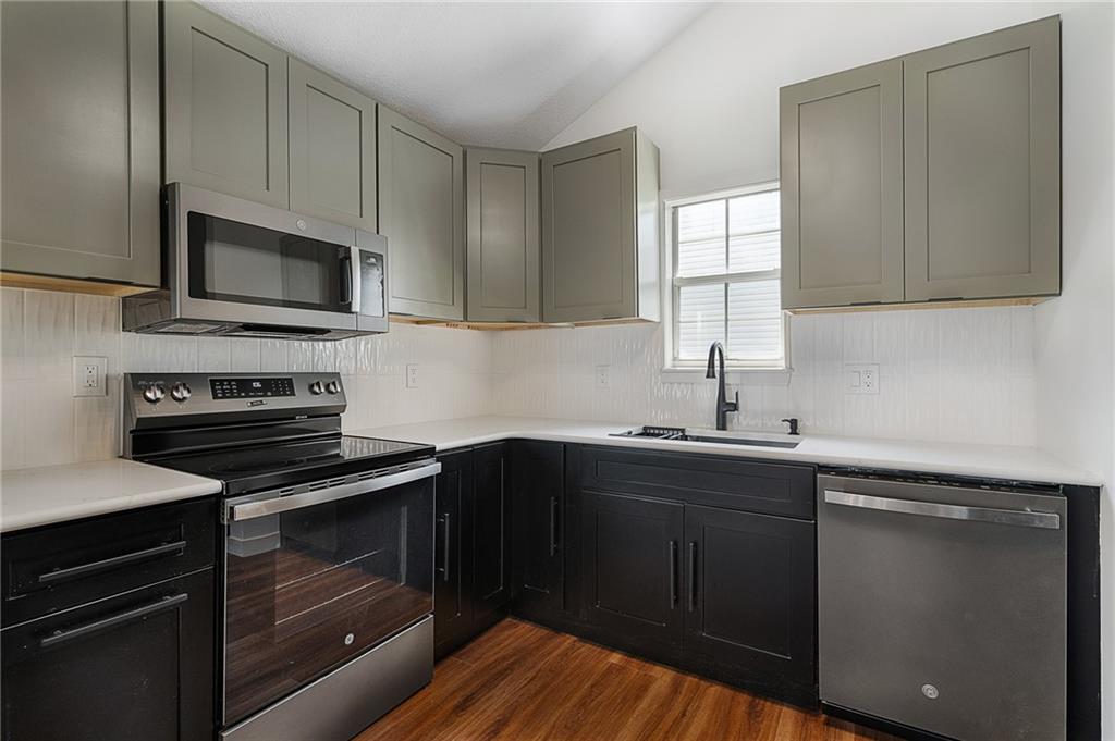 1005 Se Bridgehampton Way Property Photo 8