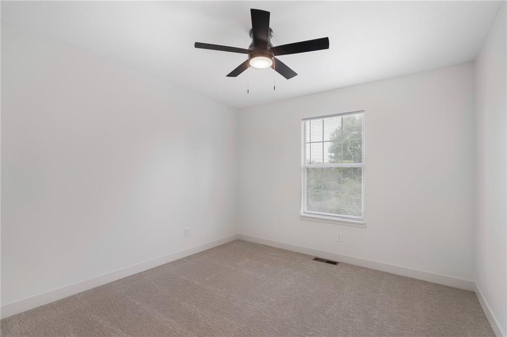 1005 Se Bridgehampton Way Property Photo 14