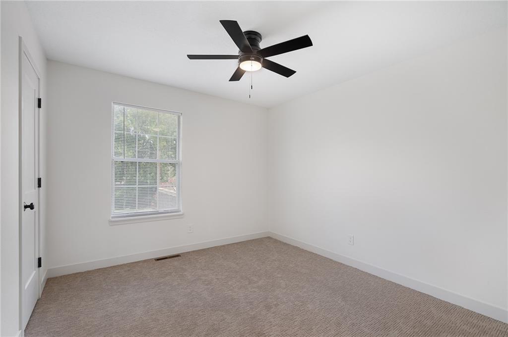 1005 Se Bridgehampton Way Property Photo 16