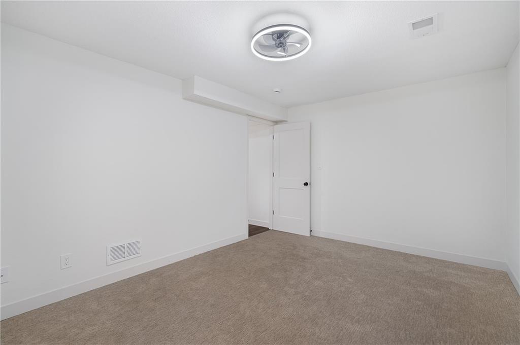 1005 Se Bridgehampton Way Property Photo 22