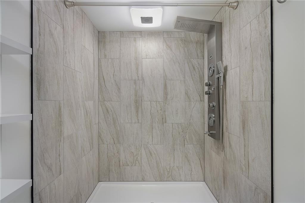 1005 Se Bridgehampton Way Property Photo 24