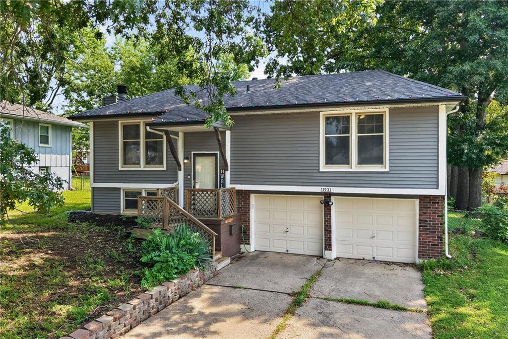 11931 Manchester Avenue Property Photo 2