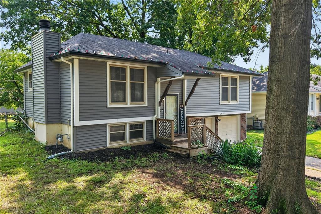 11931 Manchester Avenue Property Photo 4