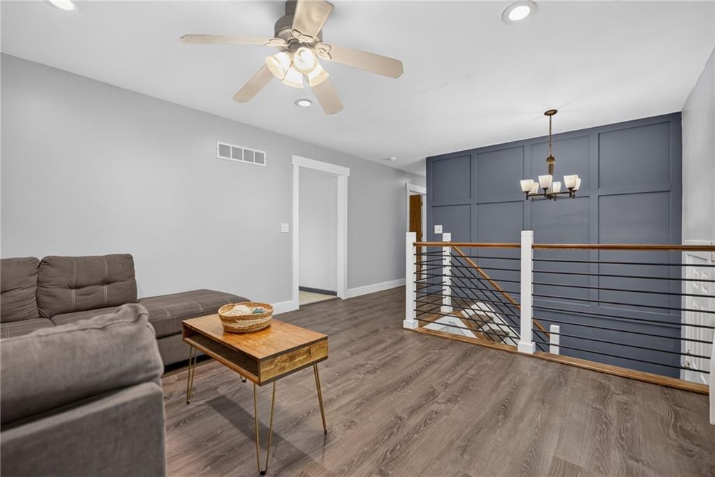 11931 Manchester Avenue Property Photo 8