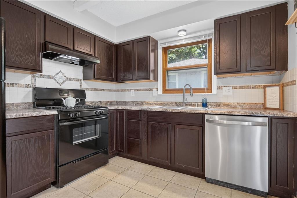 11931 Manchester Avenue Property Photo 13