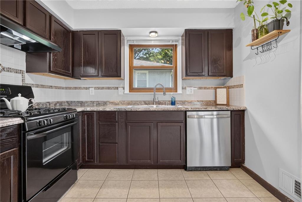 11931 Manchester Avenue Property Photo 14