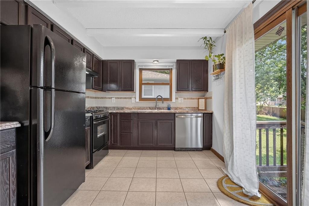 11931 Manchester Avenue Property Photo 18