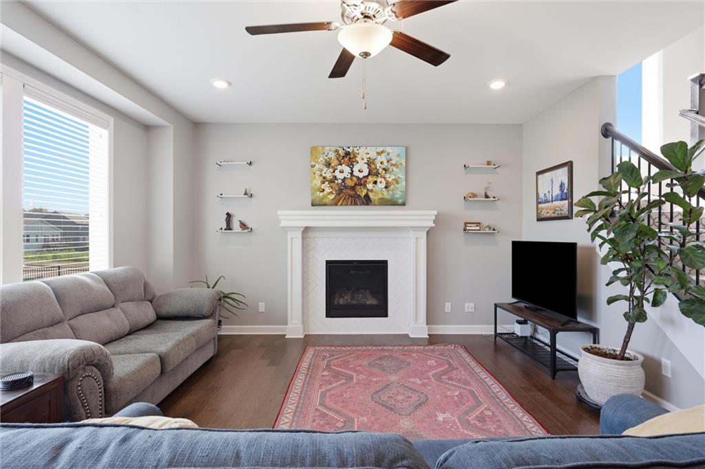 18910 W 189th Street Property Photo 6