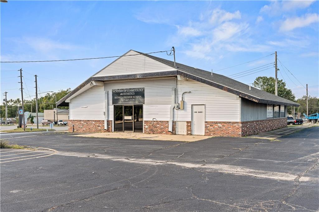 1419 W Austin Boulevard Property Photo 2
