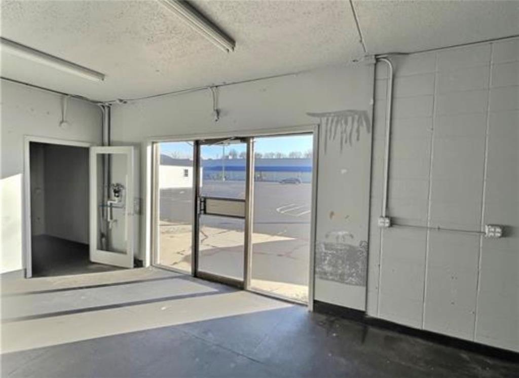 1419 W Austin Boulevard Property Photo 8