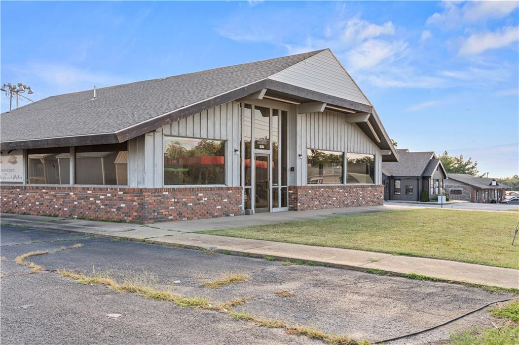 1419 W Austin Boulevard Property Photo 23
