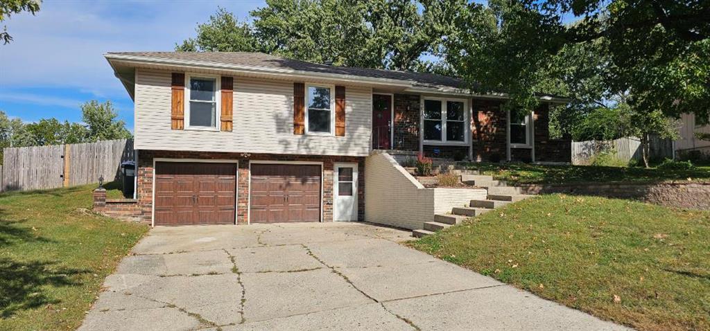 7013 N Winan Avenue Property Photo 2